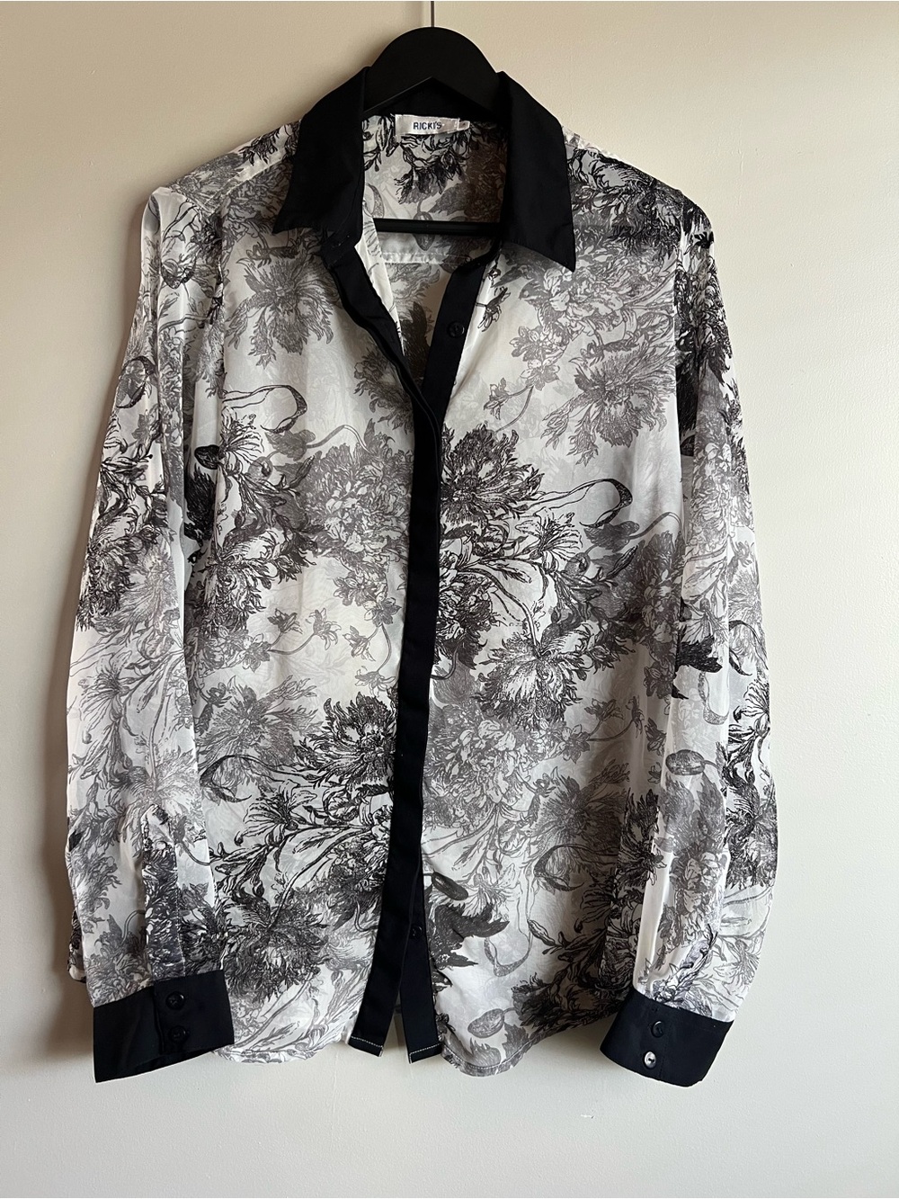 Ricki’s Size 4 Sheer Black White Floral Button Up Collar Cuff Blouse Long Sleeve